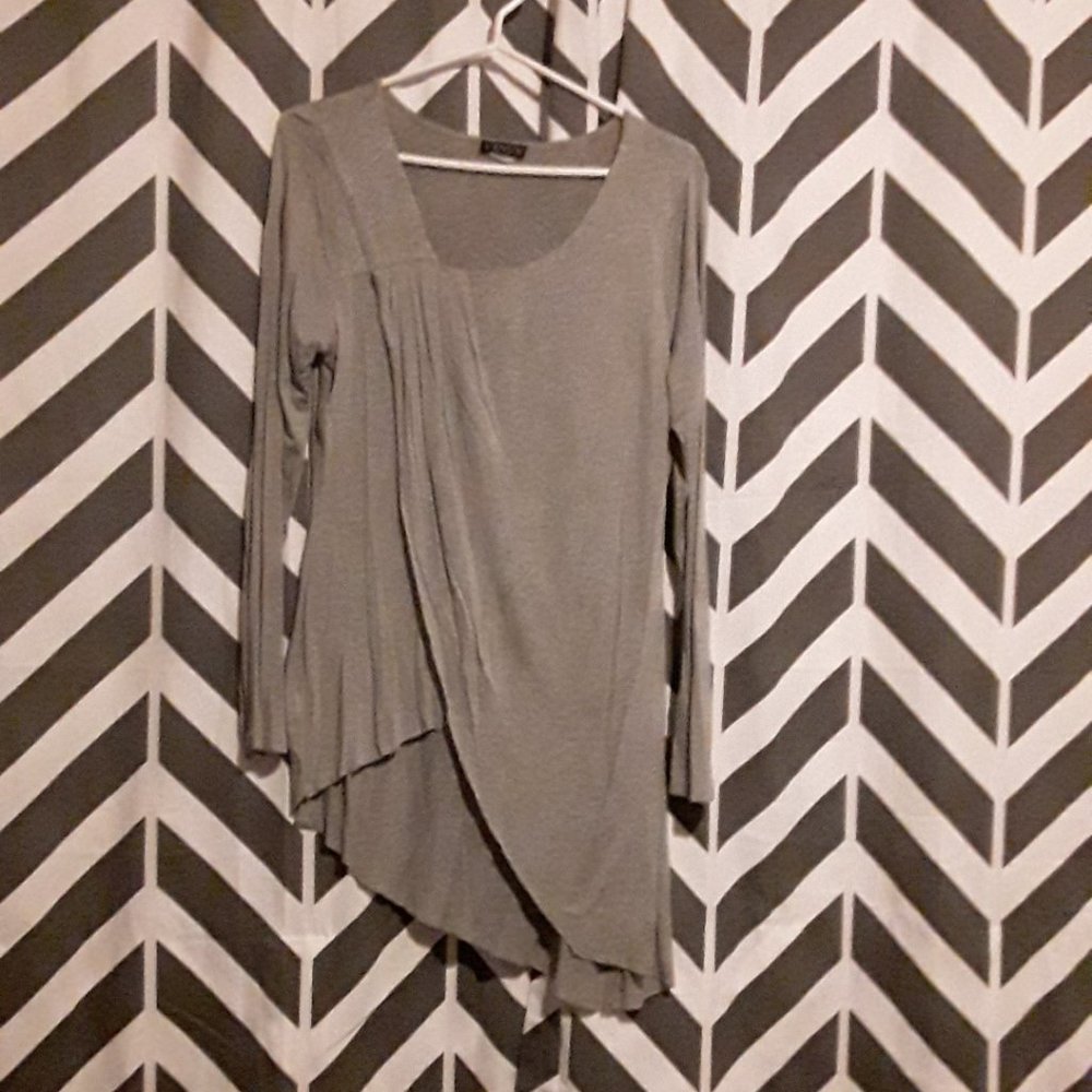 Long sleeved tulip hem shirt